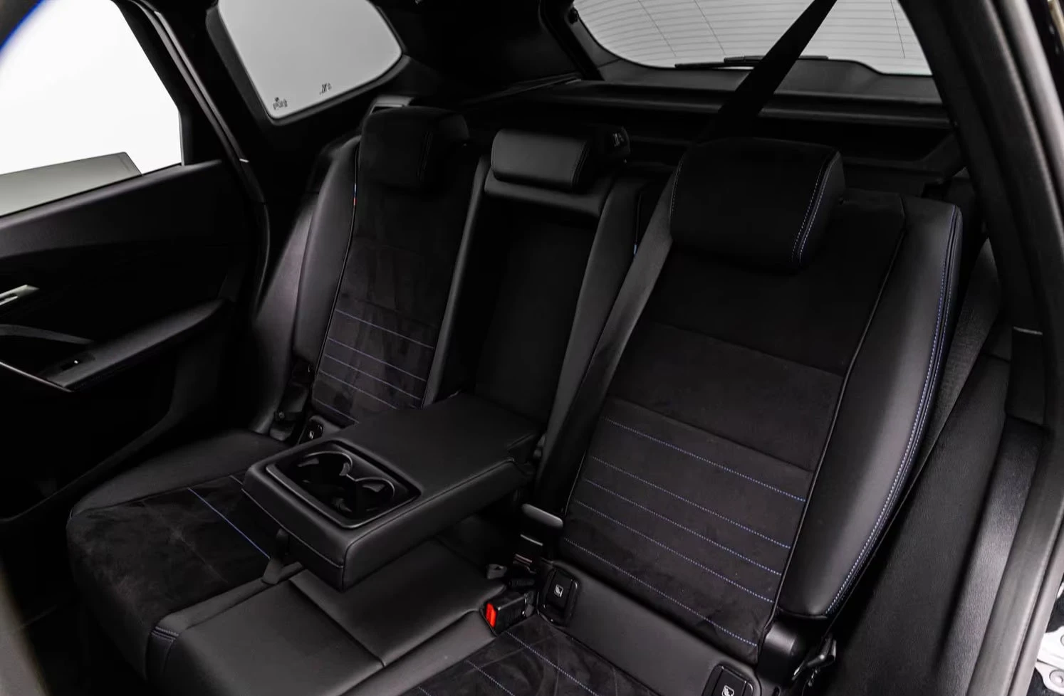 BMW iX1 30/xDRIVE/313H/MSPORT/SHADOW/ACC/HUD/PANO/360/228z | Mobile.bg � ����������� 15