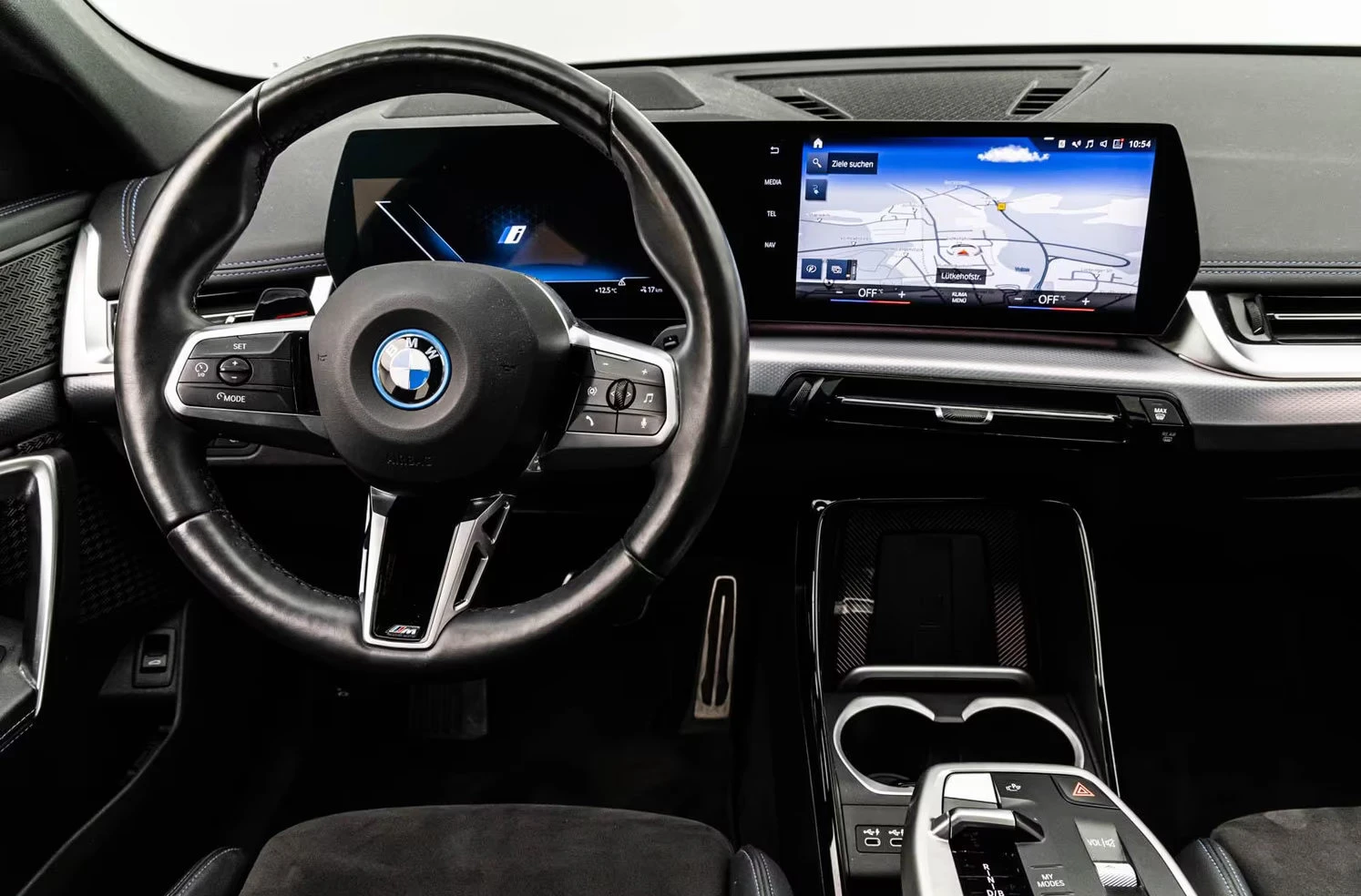 BMW iX1 30/xDRIVE/313H/MSPORT/SHADOW/ACC/HUD/PANO/360/228z | Mobile.bg � ����������� 11