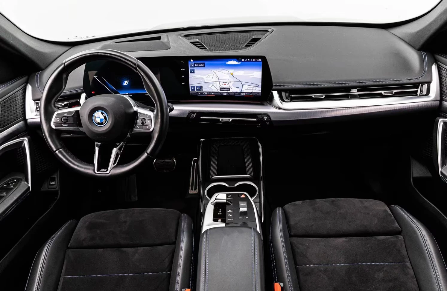 BMW iX1 30/xDRIVE/313H/MSPORT/SHADOW/ACC/HUD/PANO/360/228z | Mobile.bg � ����������� 9