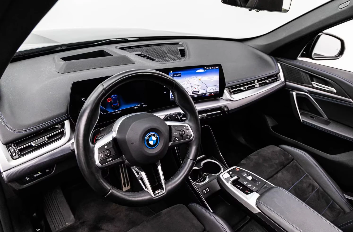 BMW iX1 30/xDRIVE/313H/MSPORT/SHADOW/ACC/HUD/PANO/360/228z | Mobile.bg � ����������� 10