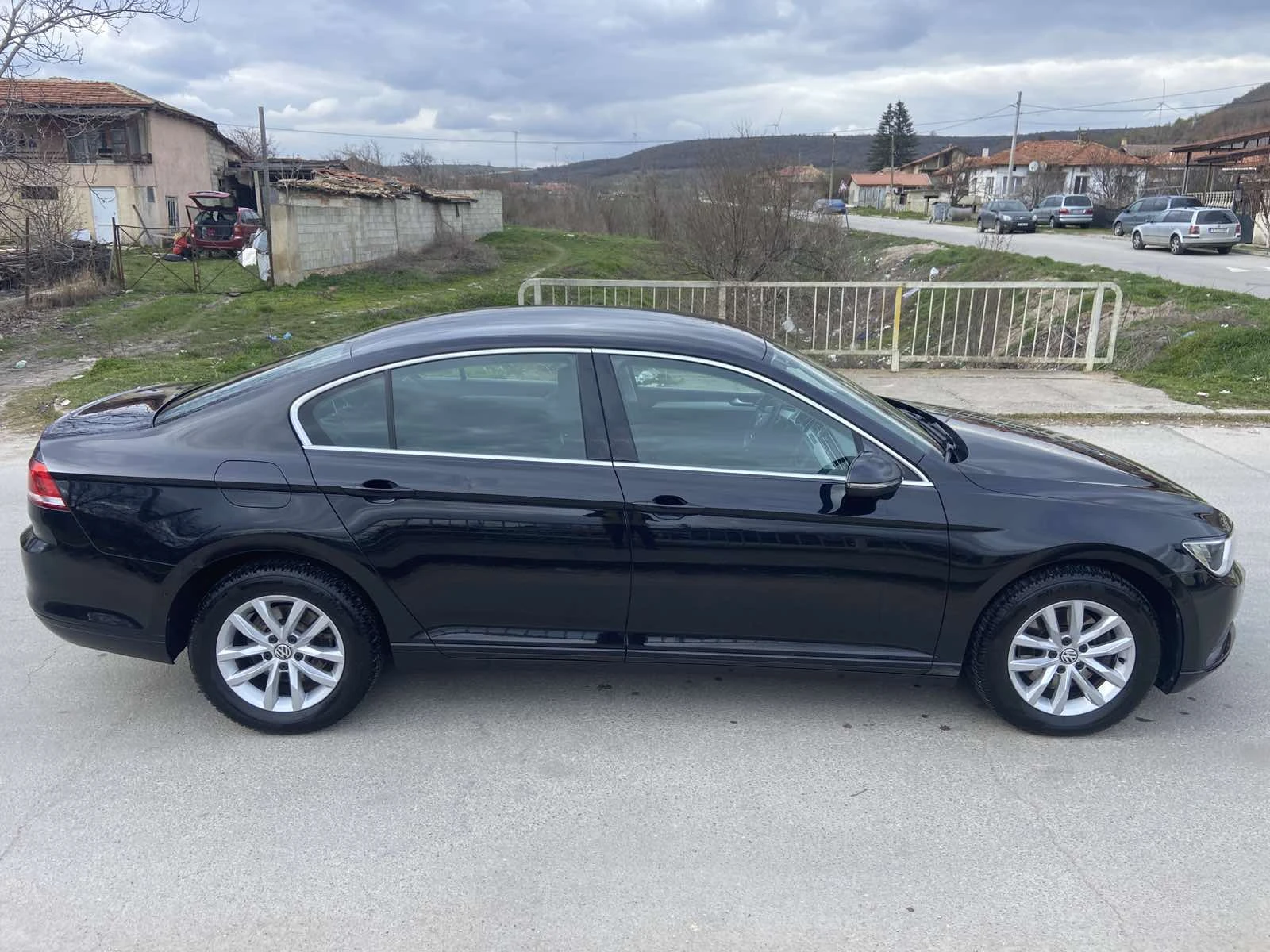 VW Passat, снимка 4 - Автомобили и джипове - 54056563