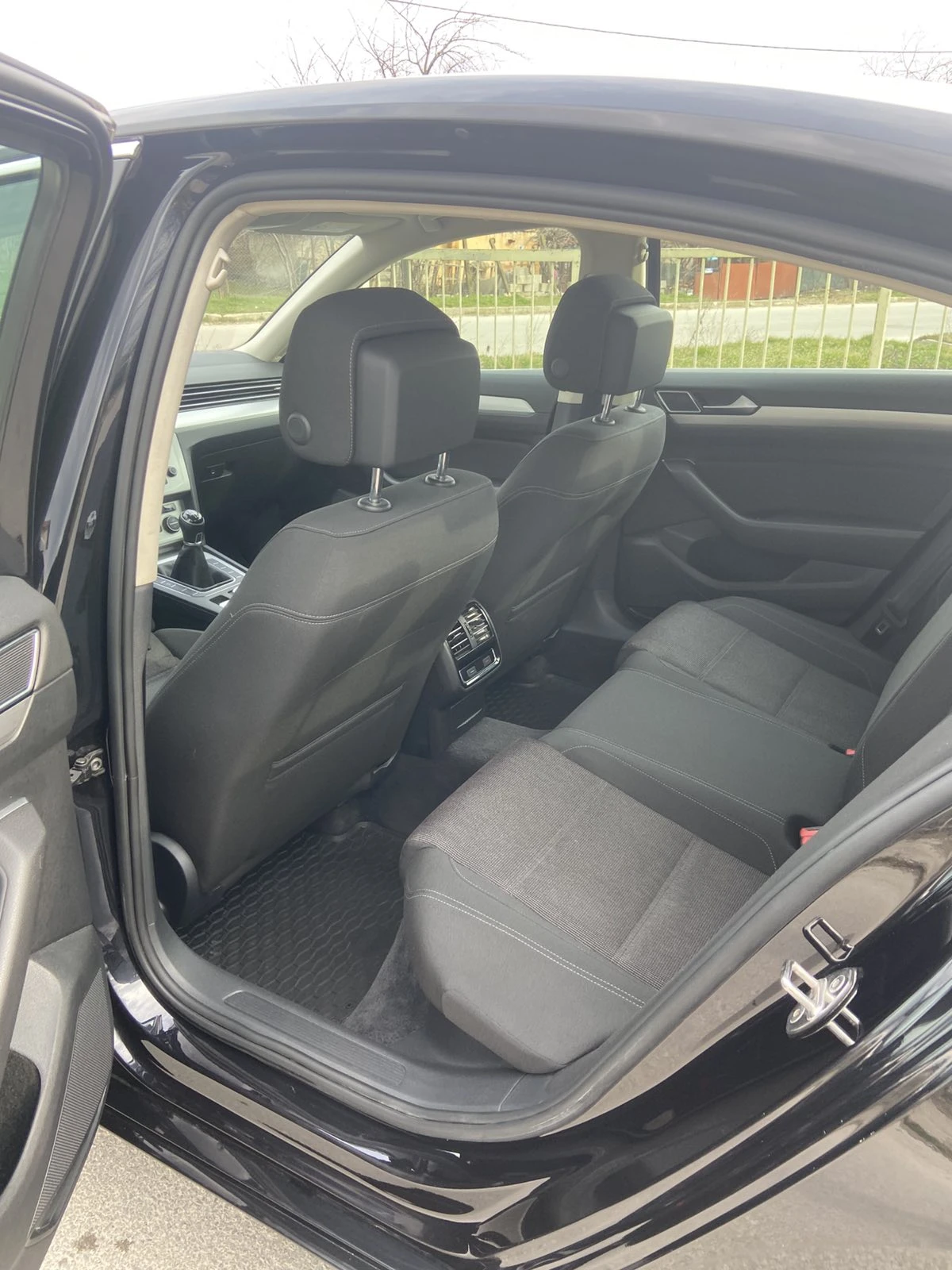 VW Passat, снимка 13 - Автомобили и джипове - 54056563