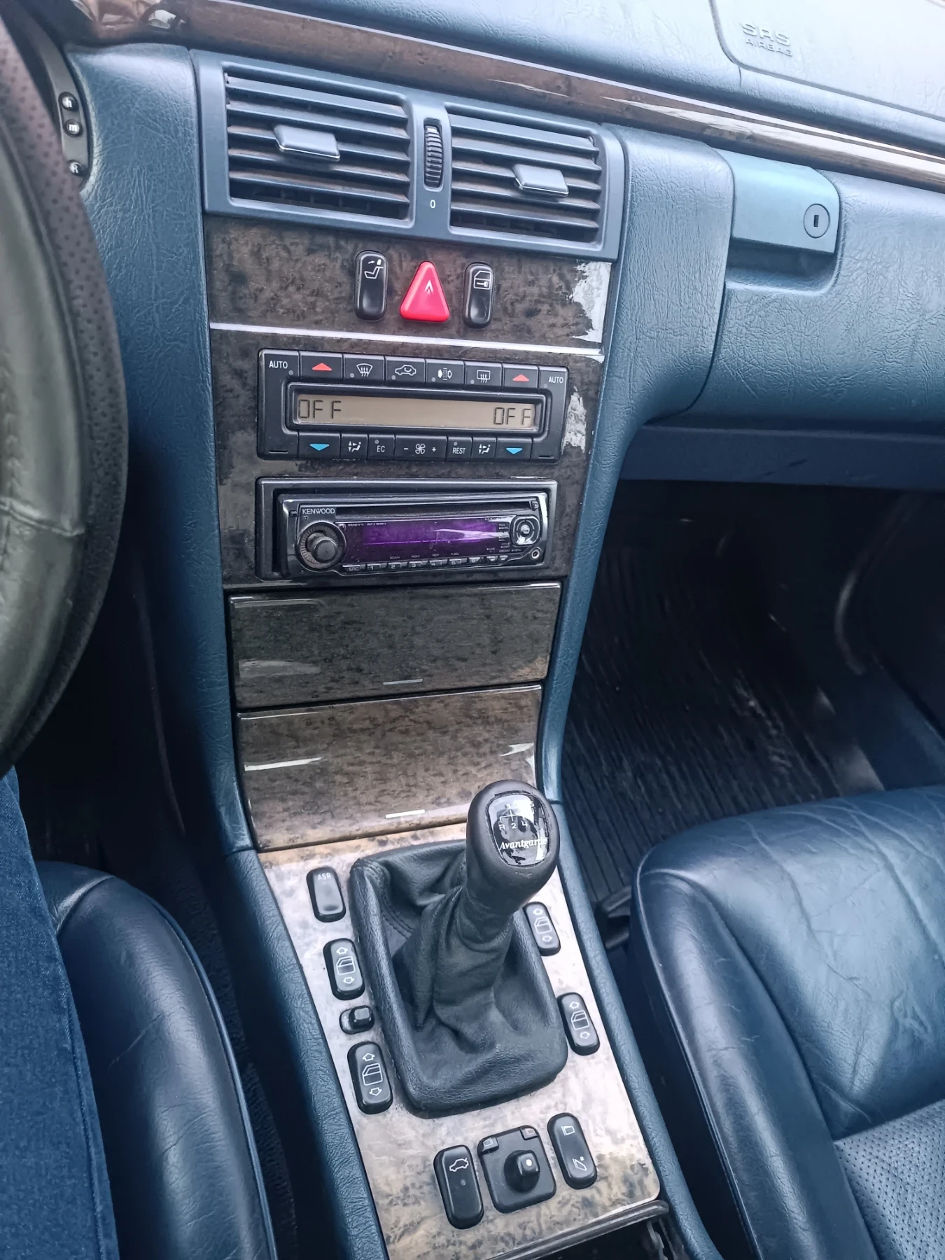 Mercedes-Benz E 250, снимка 5 - Автомобили и джипове - 54077704