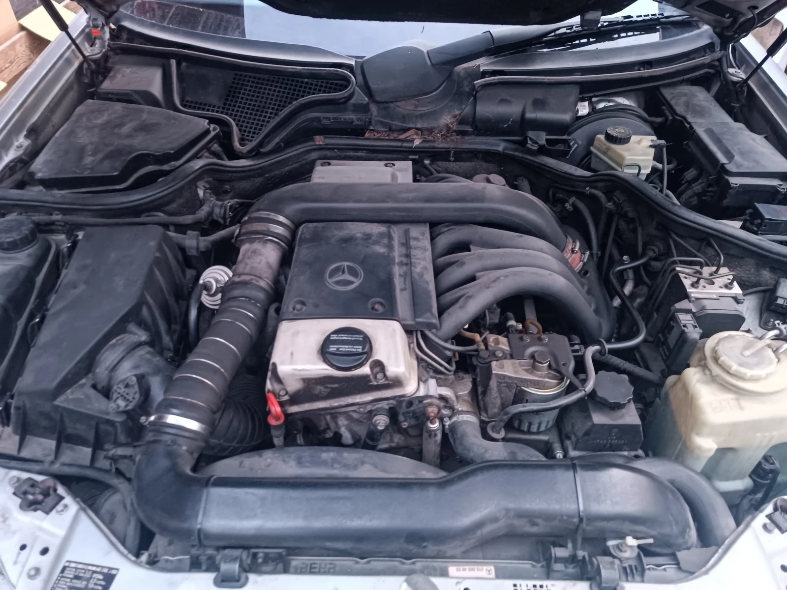 Mercedes-Benz E 250, снимка 7 - Автомобили и джипове - 54077704