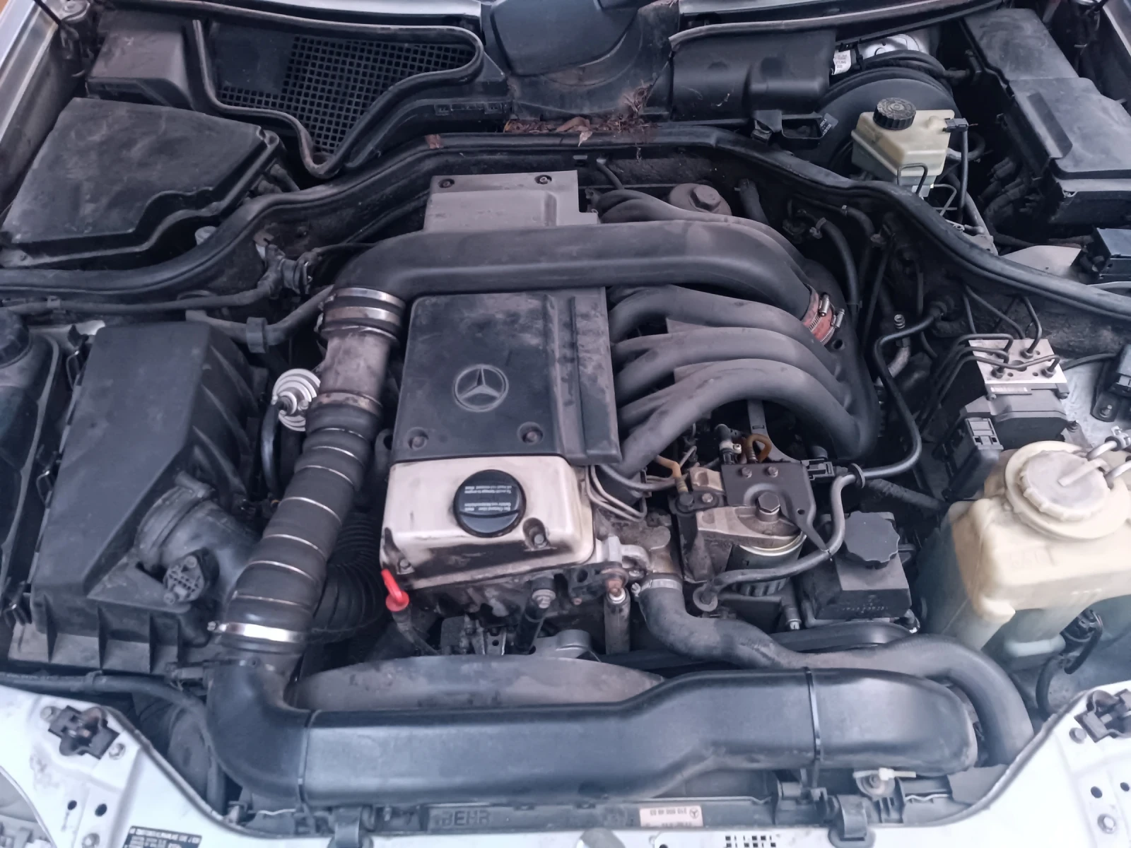 Mercedes-Benz E 250, снимка 10 - Автомобили и джипове - 54077704