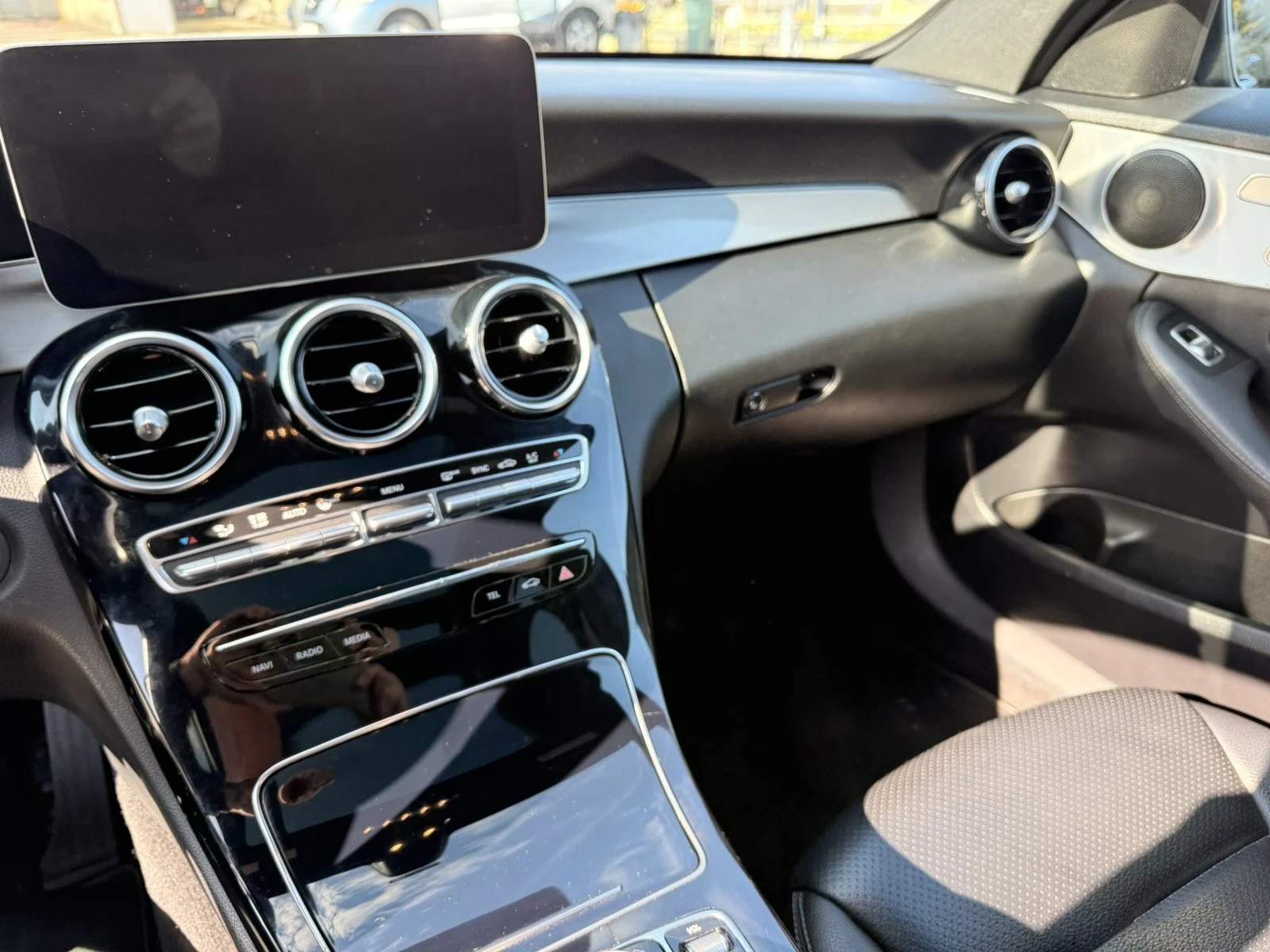 Mercedes-Benz C 300, снимка 12 - Автомобили и джипове - 54101288