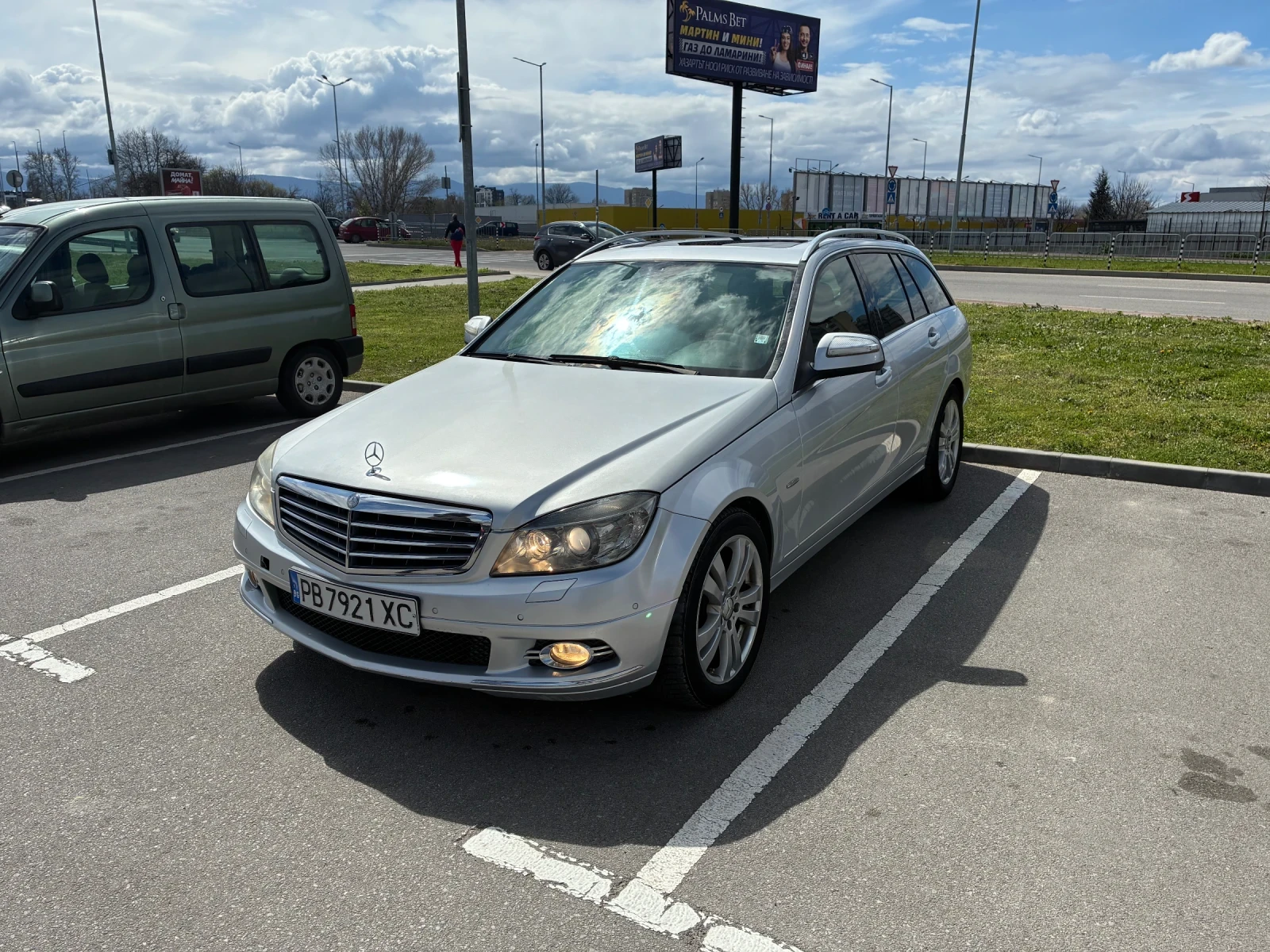 Mercedes-Benz C 320 Cdi V6 224hp 7G-Tronik АВАНГАРД РЕГИСТРИРАН ОБСЛУЖ, снимка 2 - Автомобили и джипове - 54447783