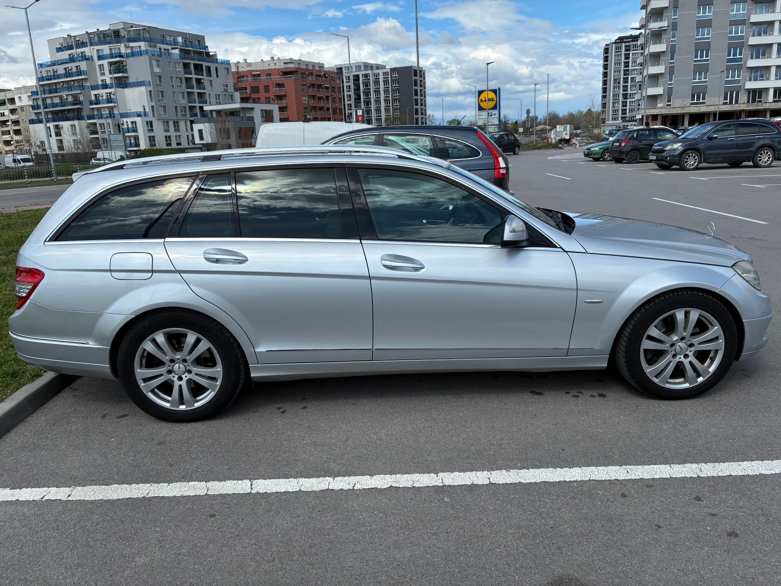 Mercedes-Benz C 320 Cdi V6 224hp 7G-Tronik АВАНГАРД РЕГИСТРИРАН ОБСЛУЖ, снимка 6 - Автомобили и джипове - 54447783