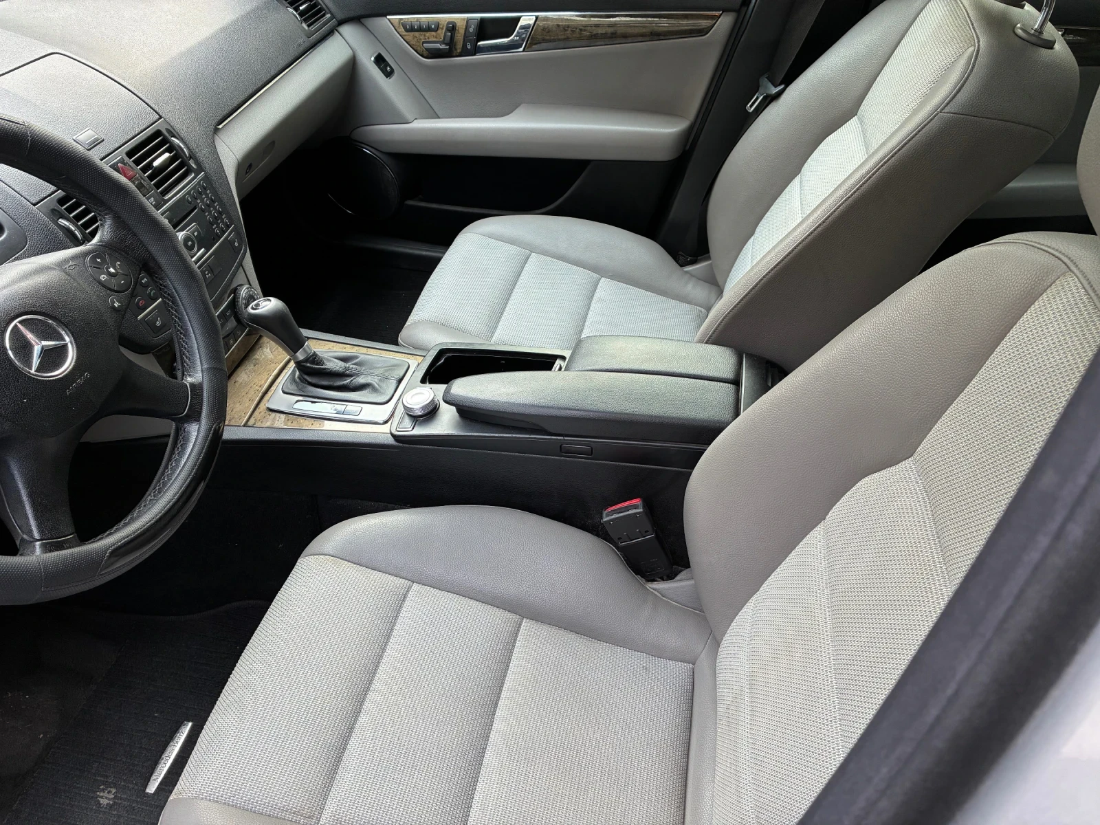 Mercedes-Benz C 320 Cdi V6 224hp 7G-Tronik АВАНГАРД РЕГИСТРИРАН ОБСЛУЖ, снимка 9 - Автомобили и джипове - 54447783