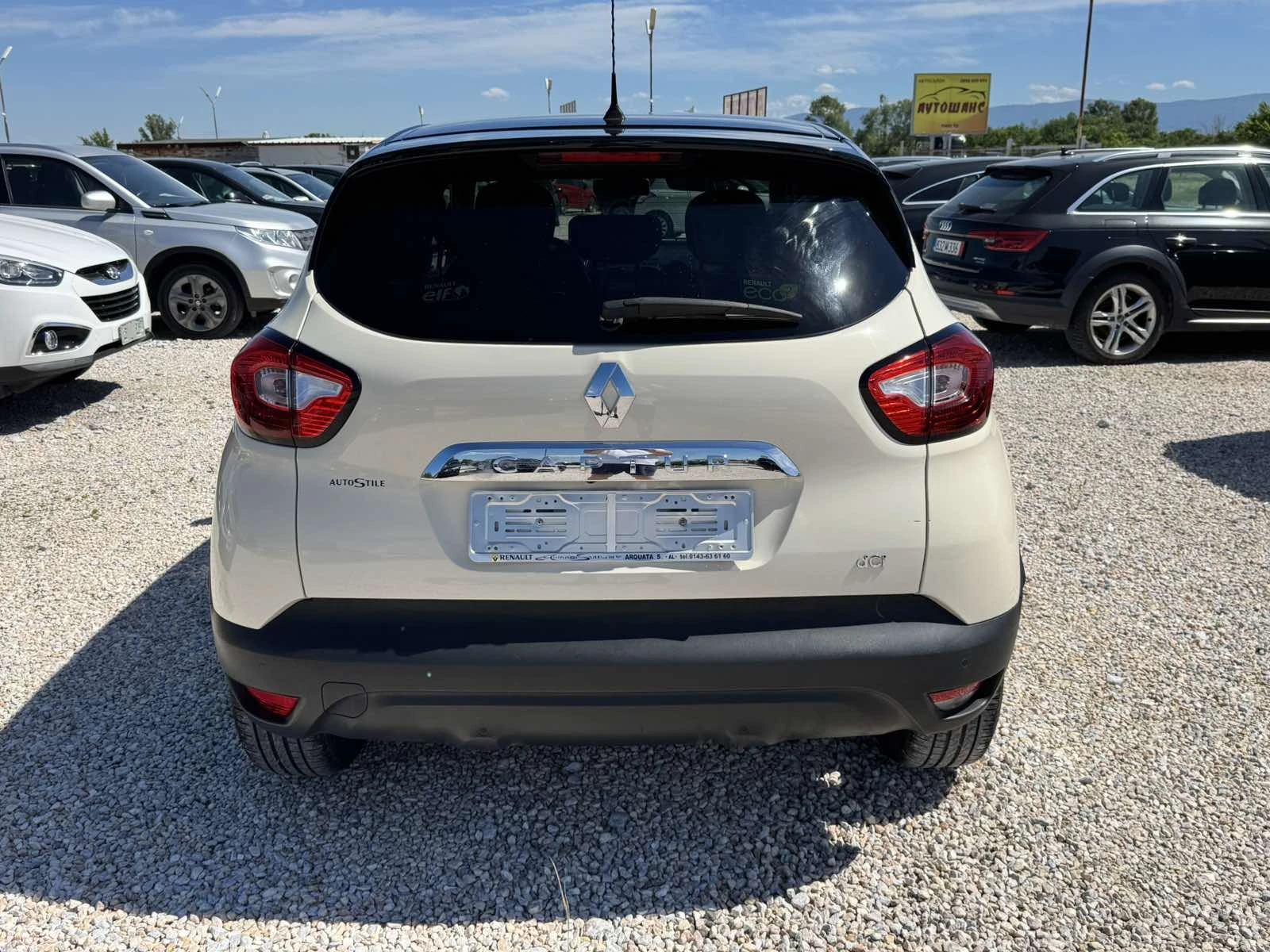 Renault Captur 1.5dci, снимка 5 - Автомобили и джипове - 54720778