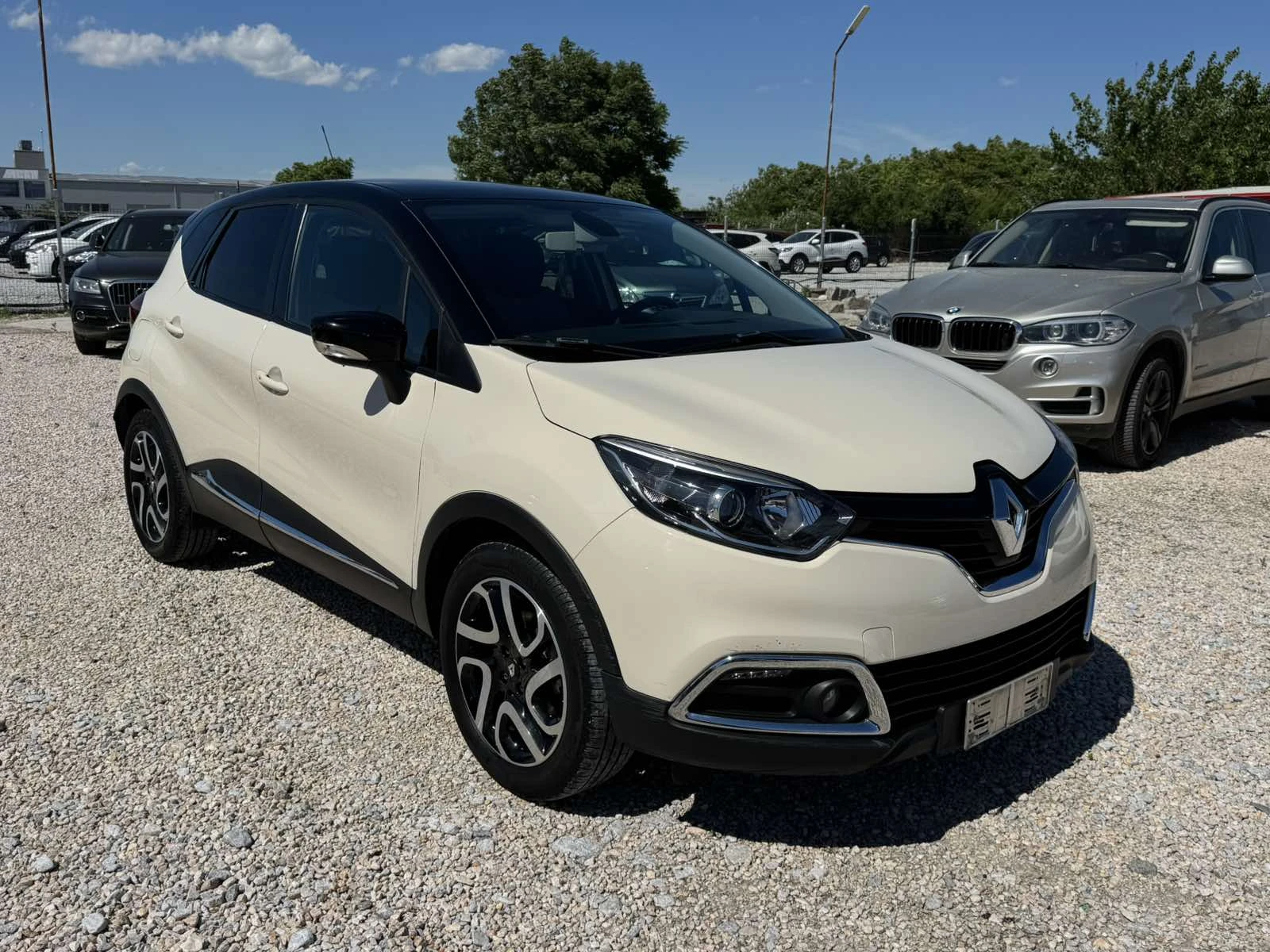Renault Captur 1.5dci, снимка 3 - Автомобили и джипове - 54720778
