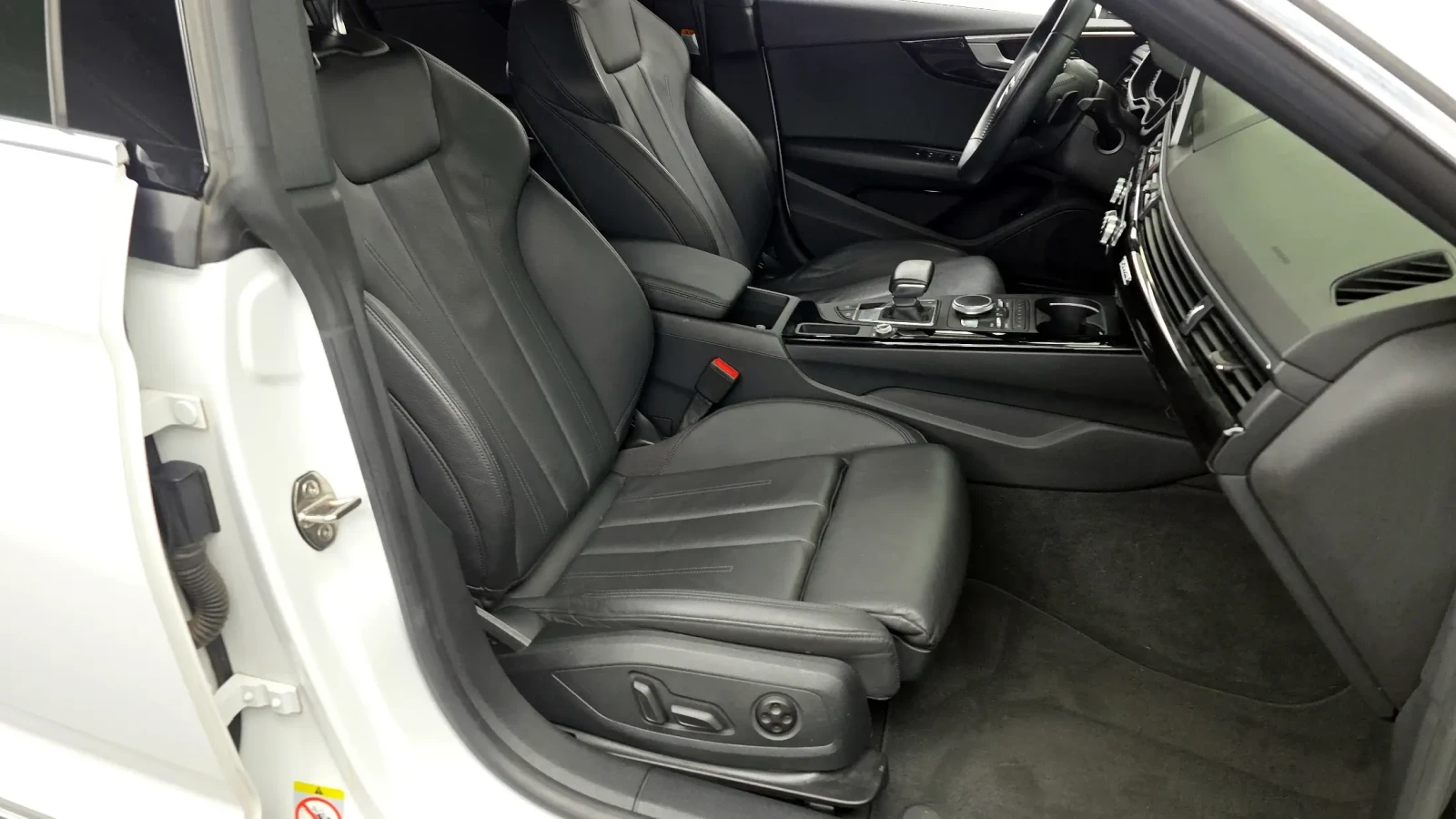Audi A5 45 TFSI Quattro Premium Sportback, снимка 8 - Автомобили и джипове - 54736673