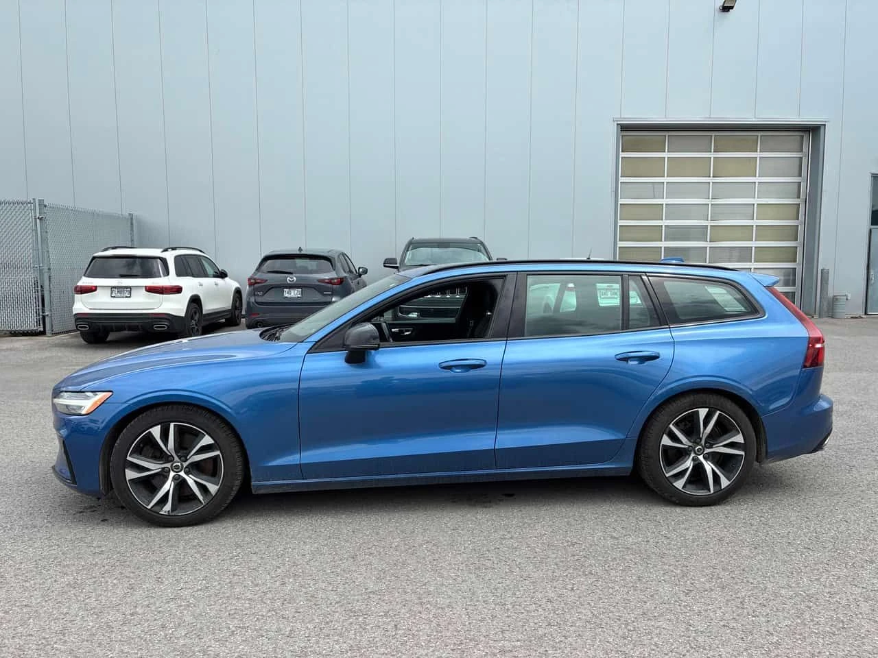 Volvo V60 * R Design * CARFAX * ЦЕНА ДО БГ, снимка 2 - Автомобили и джипове - 55014040