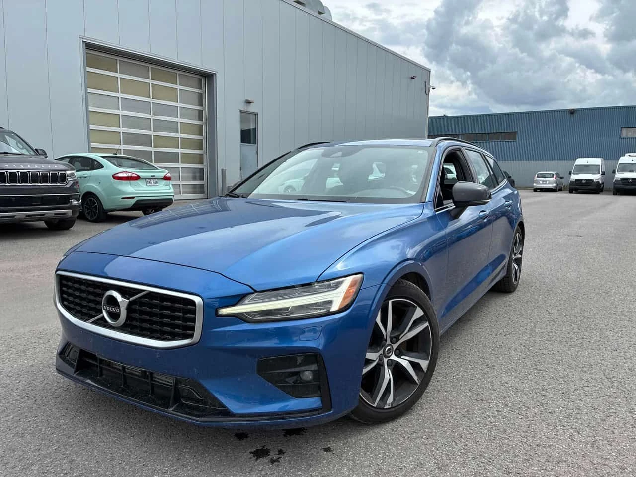 Volvo V60 * R Design * CARFAX * ЦЕНА ДО БГ