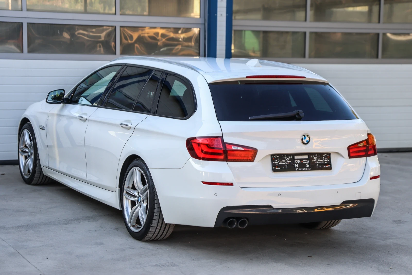 BMW 530 d M-Pack INDIVIDUAL, снимка 5 - Автомобили и джипове - 55594383