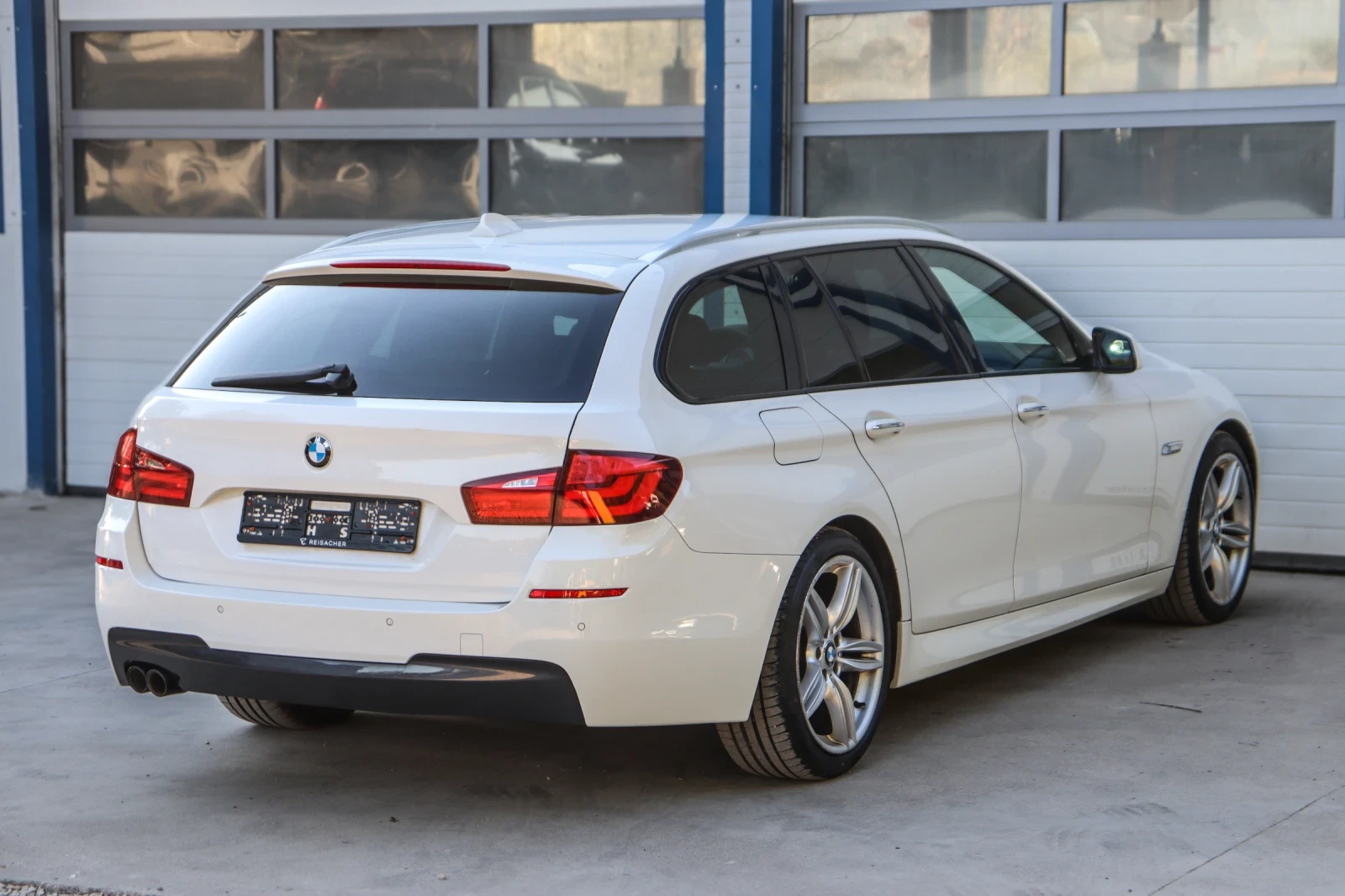 BMW 530 d M-Pack INDIVIDUAL, снимка 7 - Автомобили и джипове - 55594383