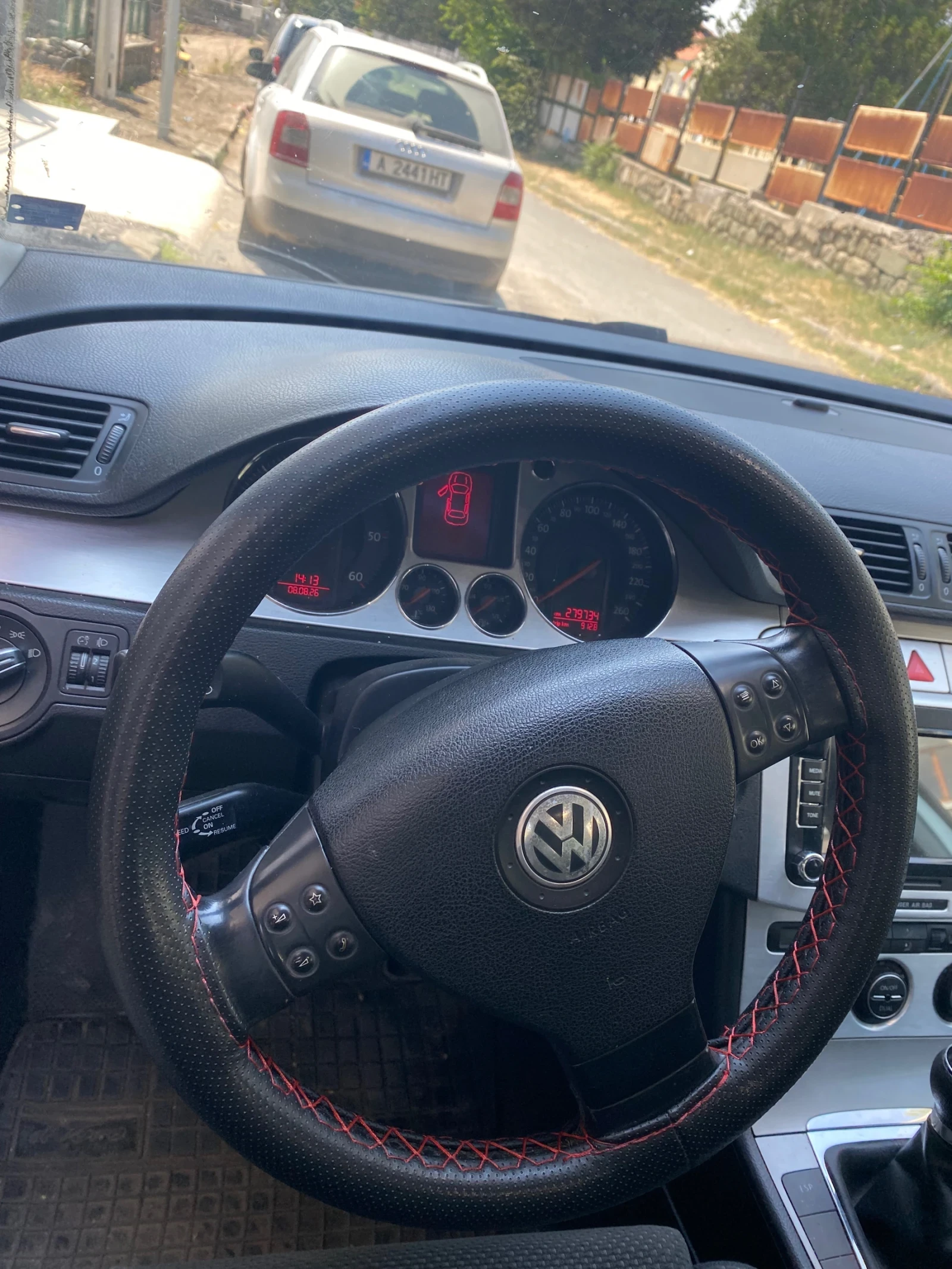 VW Passat 2.0 TDI, снимка 10 - Автомобили и джипове - 55595888