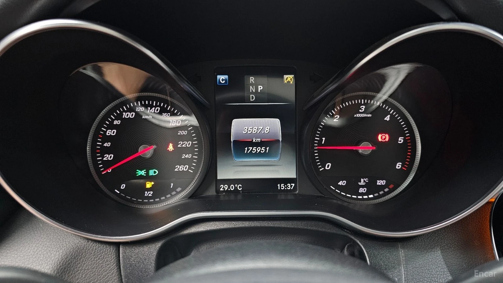 Mercedes-Benz C 250 4MATIC* AMG LINE* HEAD UP* DISTRO* LANE, снимка 6 - Автомобили и джипове - 55645931