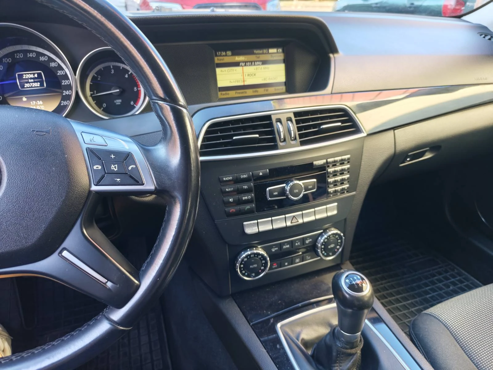 Mercedes-Benz C 220, снимка 8 - Автомобили и джипове - 55738277