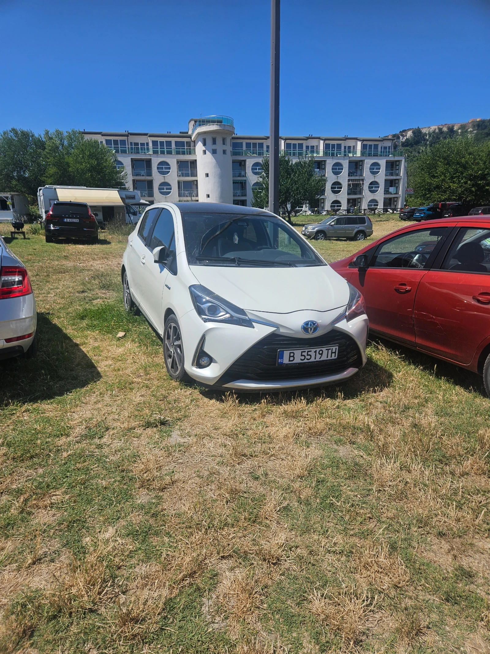 Toyota Yaris Hybrid, 1, 5 автоматик, 100к.с., снимка 2 - Автомобили и джипове - 55739094
