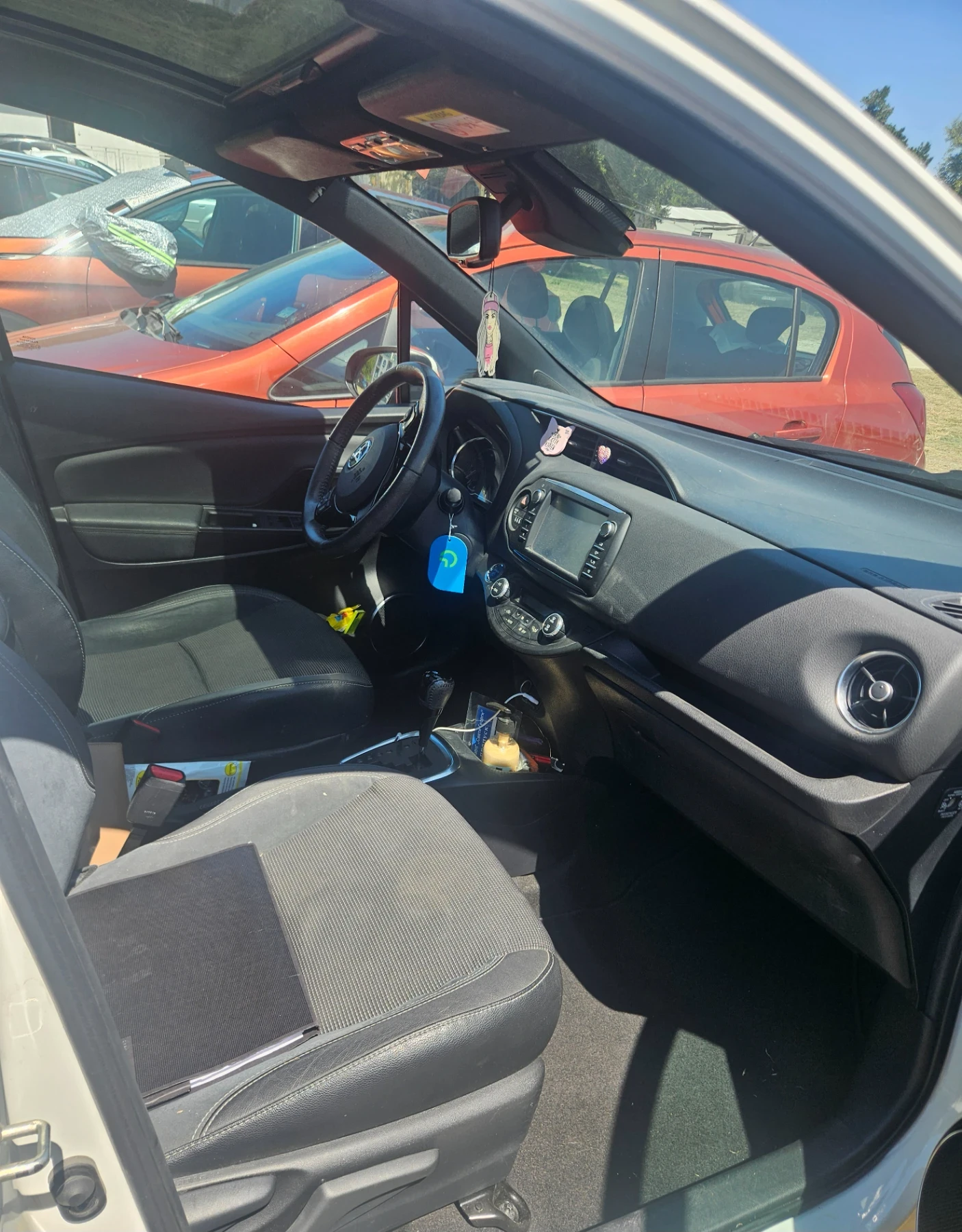 Toyota Yaris Hybrid, 1, 5 автоматик, 100к.с., снимка 12 - Автомобили и джипове - 55739094