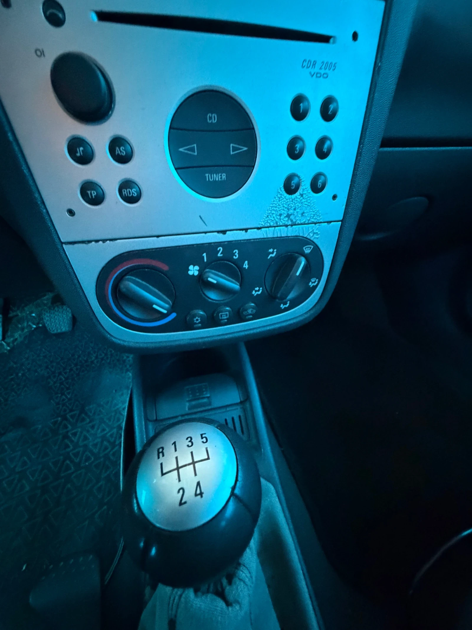 Opel Corsa, снимка 11 - Автомобили и джипове - 55836625