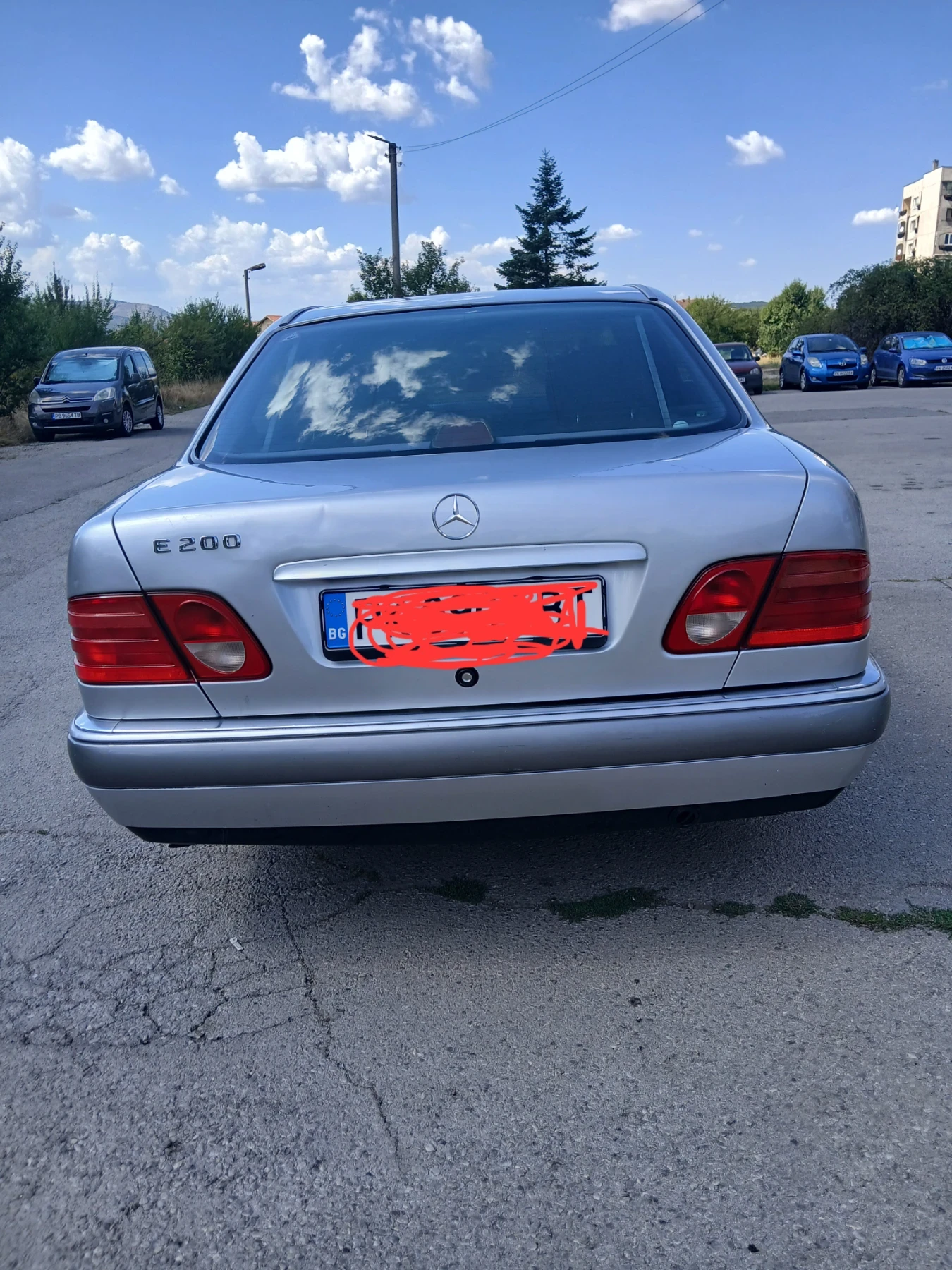 Mercedes-Benz E 200, снимка 3 - Автомобили и джипове - 55942077