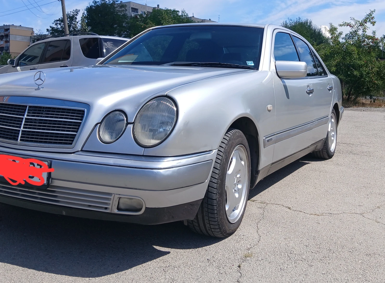 Mercedes-Benz E 200, снимка 2 - Автомобили и джипове - 55942077