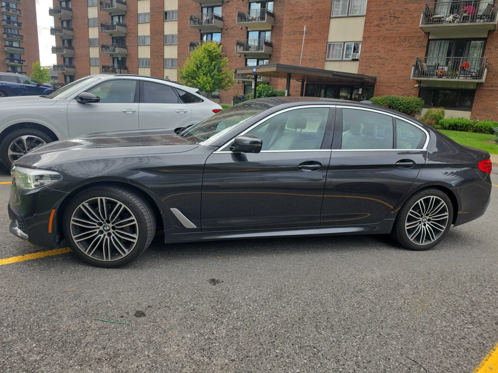 BMW 530 * xDrive * CARFAX * ОПЦИЯ ЗА ФИНАНСИРАНЕ, снимка 2 - Автомобили и джипове - 56062794