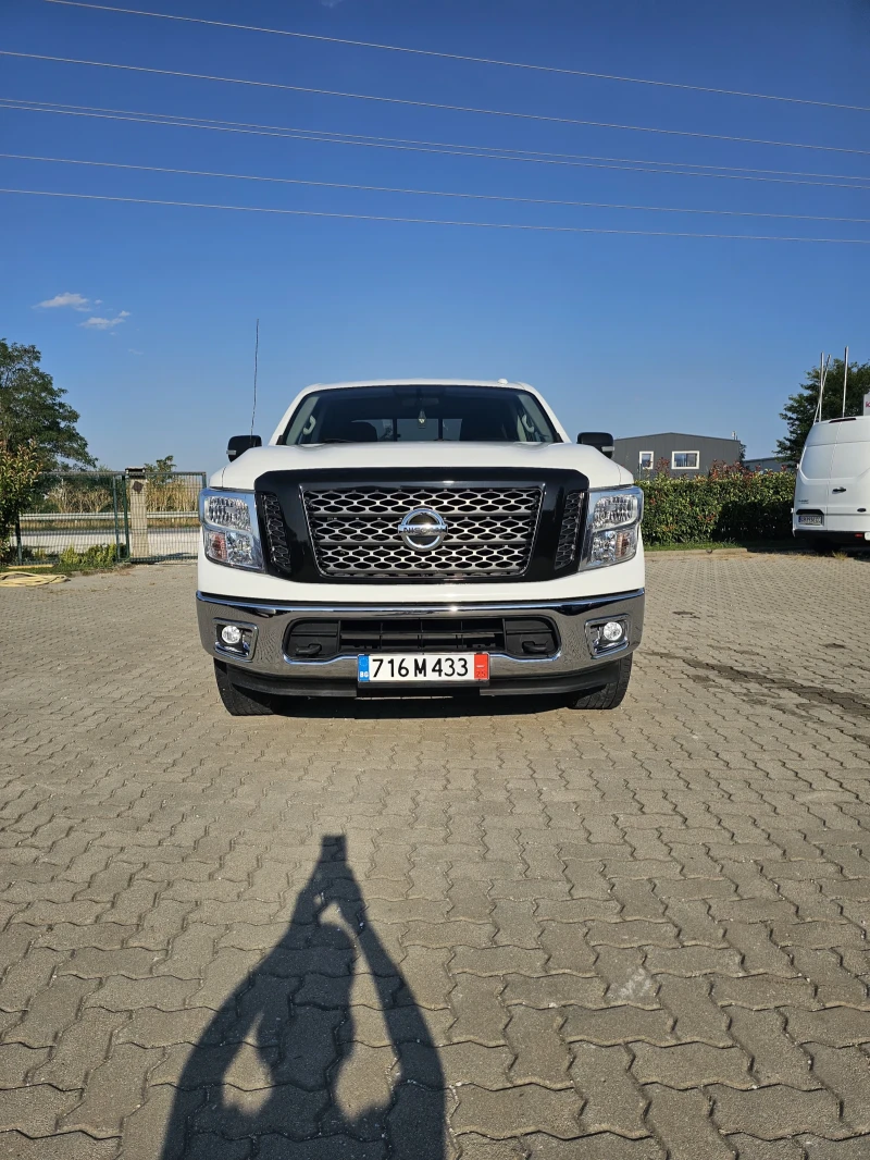 Nissan Titan crew cab 5.6 V8, снимка 2 - Автомобили и джипове - 52657409