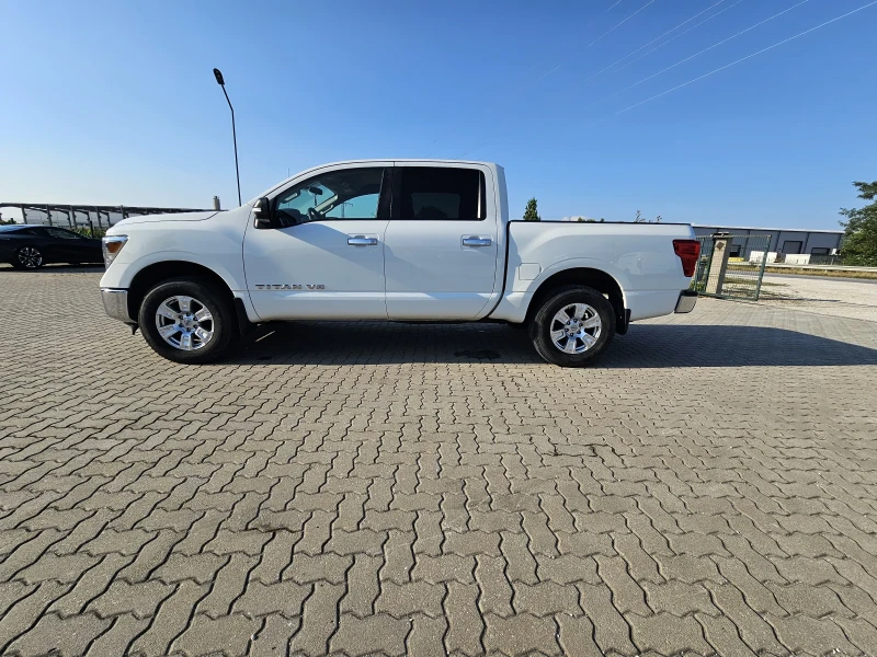 Nissan Titan crew cab 5.6 V8