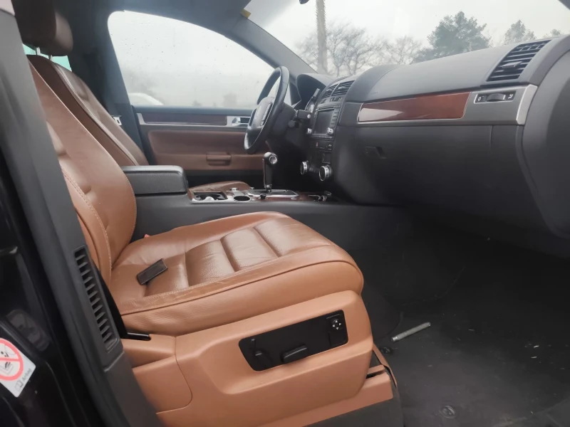VW Touareg 3.0tdi, снимка 11 - Автомобили и джипове - 53274163