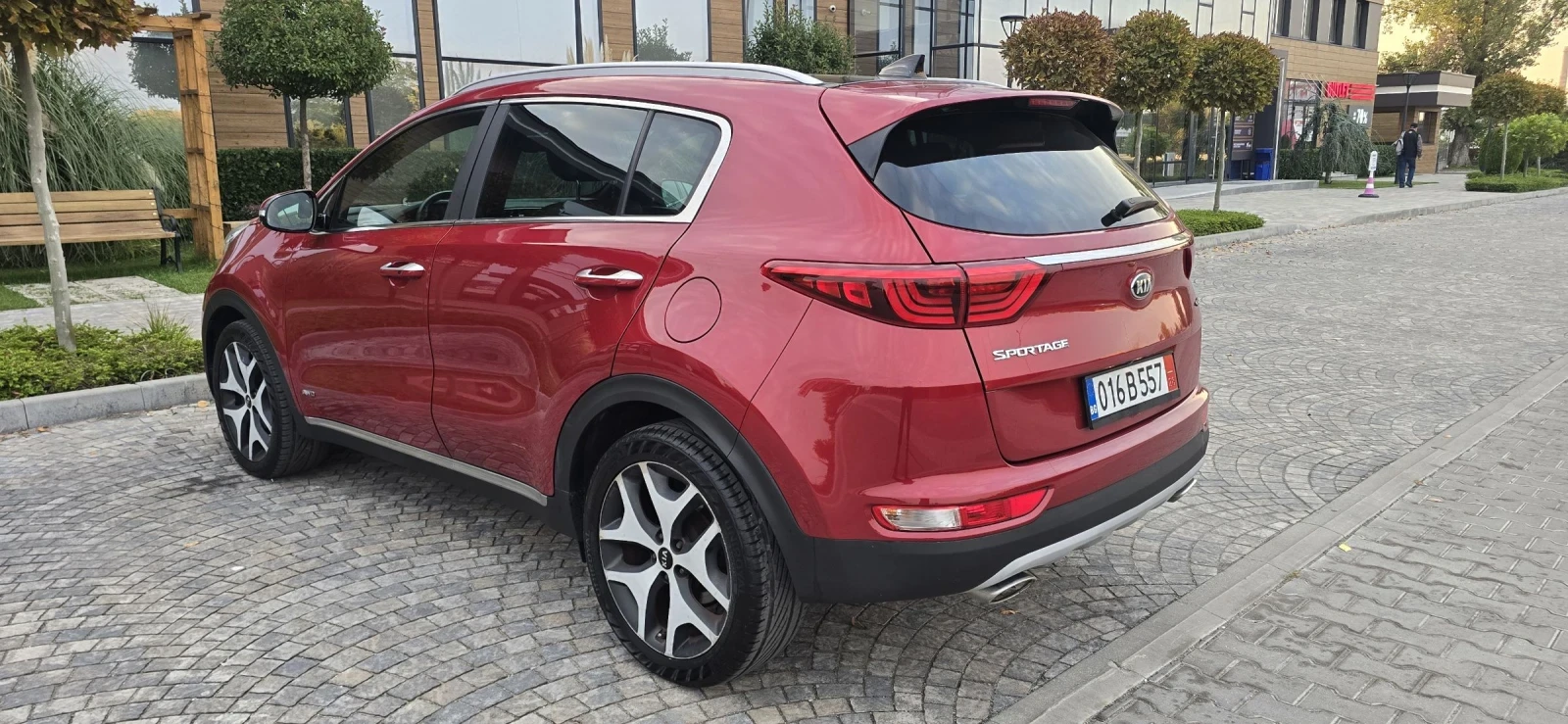Kia Sportage 2.0 GT-LINE CRDI 4?4 FULL ПАНОТАМА/КАМЕРА/KEYLESS - изображение 3