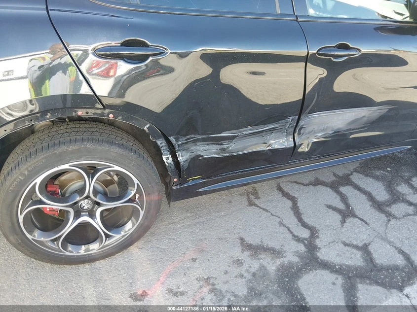 Alfa Romeo Stelvio Veloce Awd - изображение 6