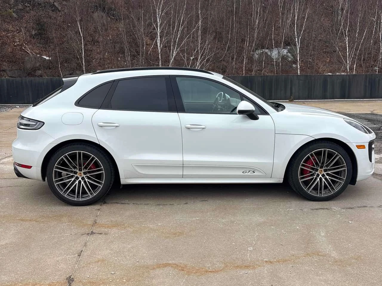 Porsche Macan GTS/BOSE/ДИСТРОНИК/ПАНОРАМА/ОБДУХВАНЕ/+ ГУМИ, снимка 4 - Автомобили и джипове - 54033622