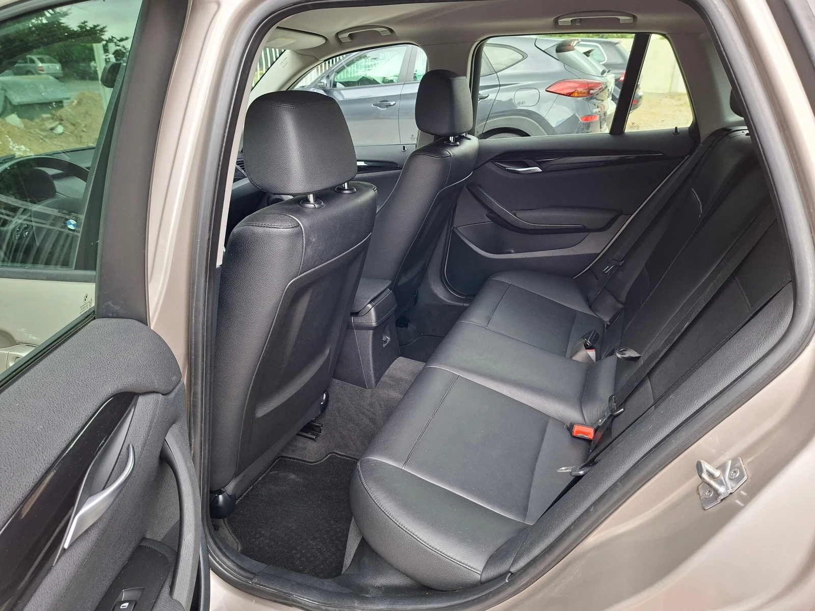 BMW X1 X-DRIVE, снимка 11 - Автомобили и джипове - 54916547