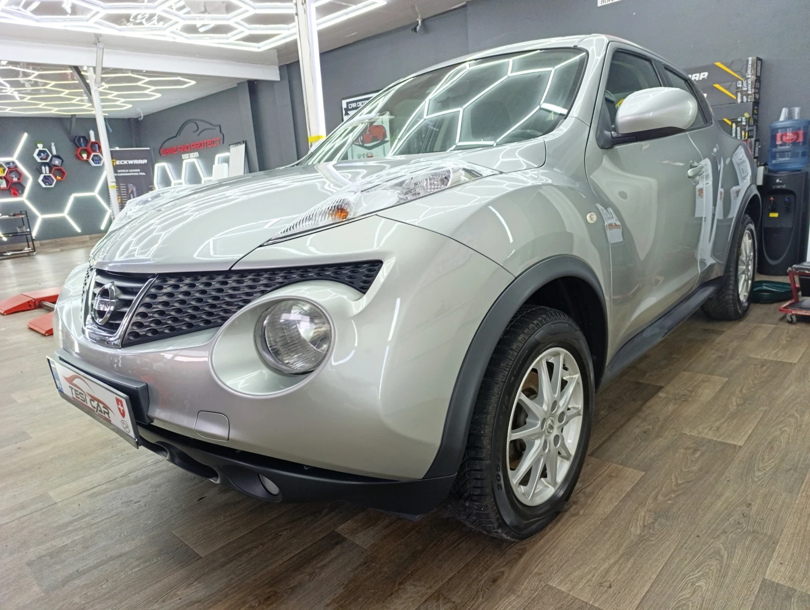 Nissan Juke 1.6i tekna 117k.c., снимка 2 - Автомобили и джипове - 55260659