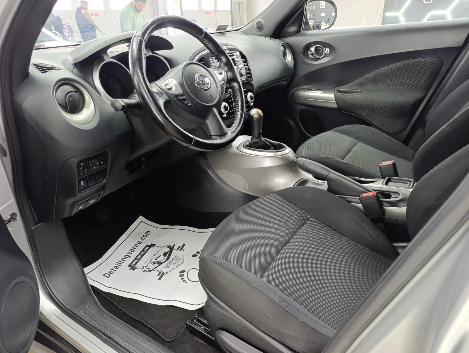 Nissan Juke 1.6i tekna 117k.c., снимка 10 - Автомобили и джипове - 55260659