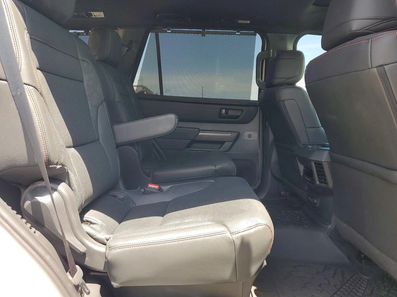 Toyota Sequoia TRD PRO* 33K KM* КРАЙНА ЦЕНА* , снимка 10 - Автомобили и джипове - 55545583
