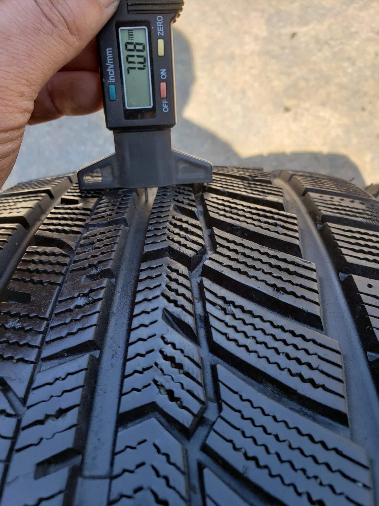 Гуми Зимни 205/45R16, снимка 7 - Гуми и джанти - 55950933