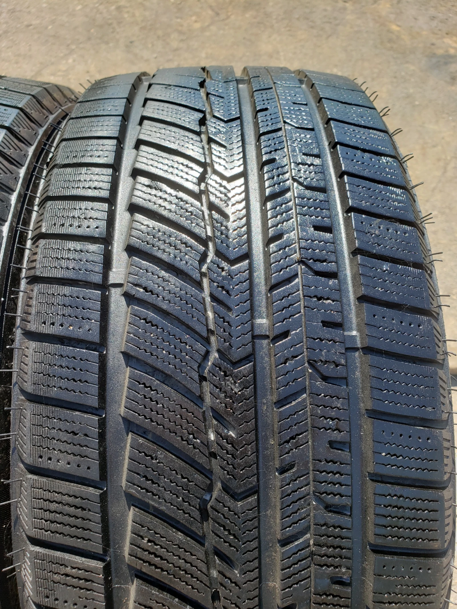 Гуми Зимни 205/45R16