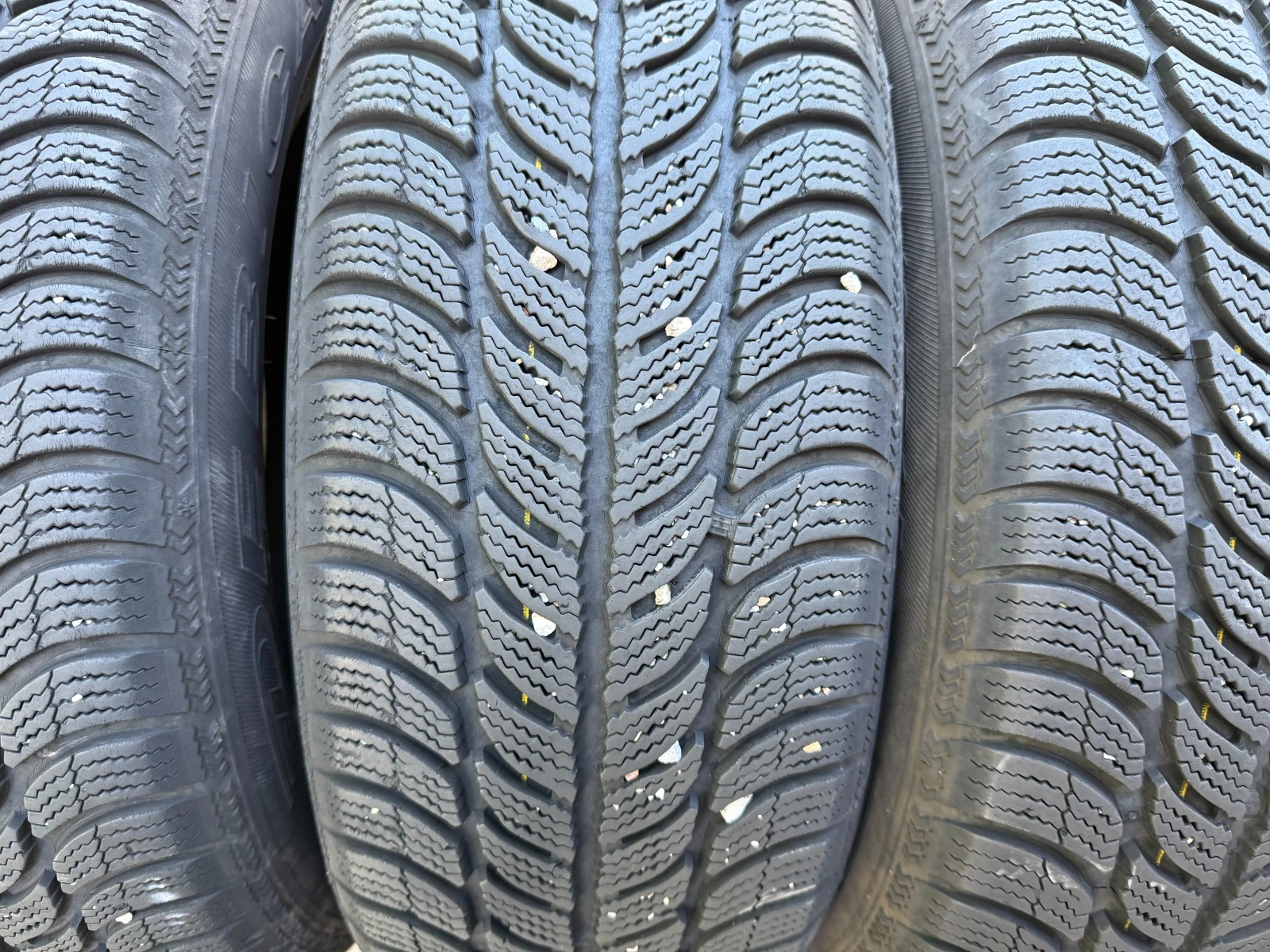 Гуми Зимни 195/65R15, снимка 6 - Гуми и джанти - 55977640
