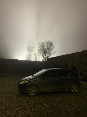 Honda Fr-v - 2800 € / 5476.32 лв. - 35633481 13