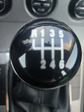 VW Passat 2.0 бензин 150к.с  2007г  - 1800 € / 3520.49 лв. - 75836239 14