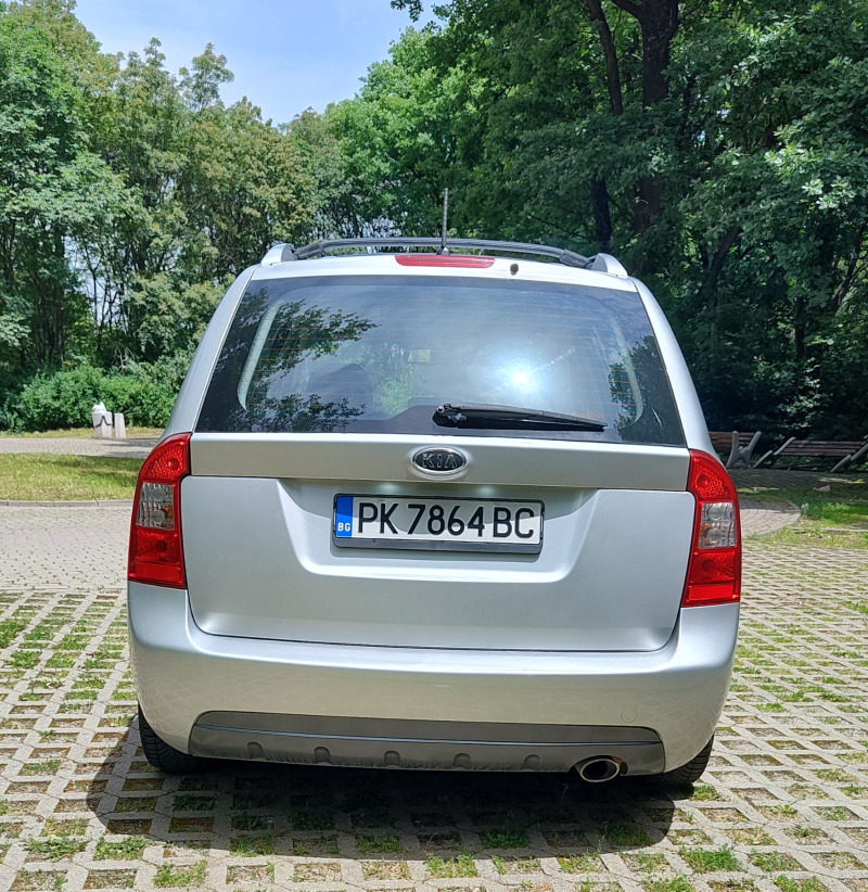 Kia Carens, снимка 6 - Автомобили и джипове - 46055440