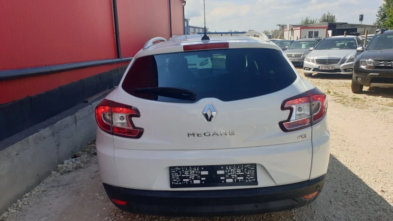 Renault Megane 1.5 DCI, снимка 3 - Автомобили и джипове - 46847484