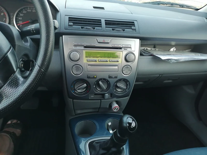 Mazda 2, снимка 8 - Автомобили и джипове - 46922027