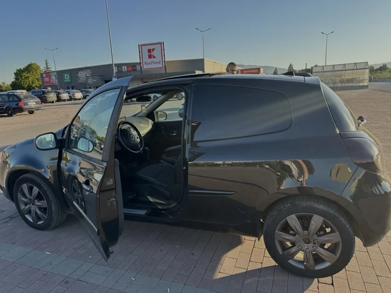 Renault Clio, снимка 2 - Автомобили и джипове - 49255498