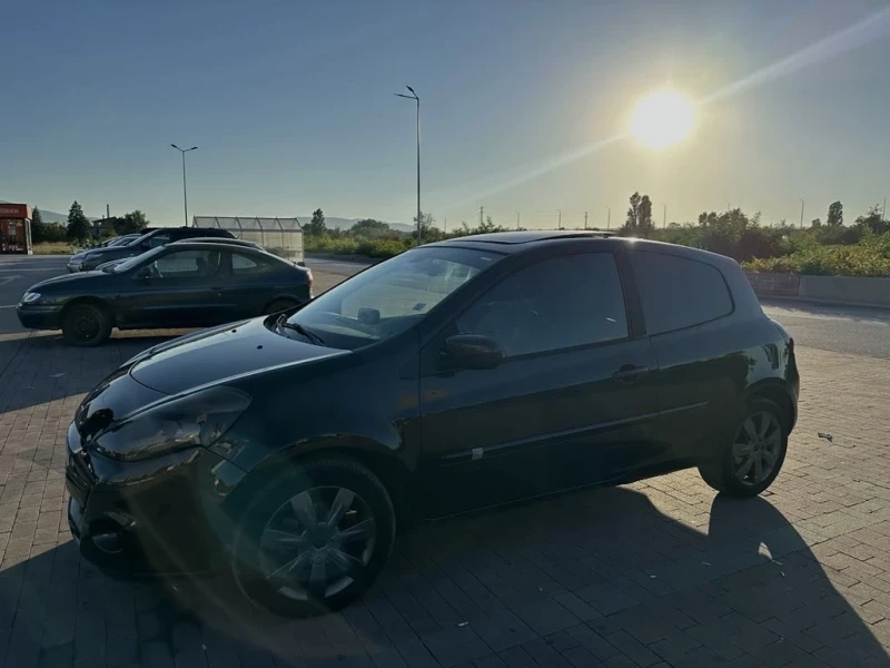 Renault Clio, снимка 1 - Автомобили и джипове - 49255498