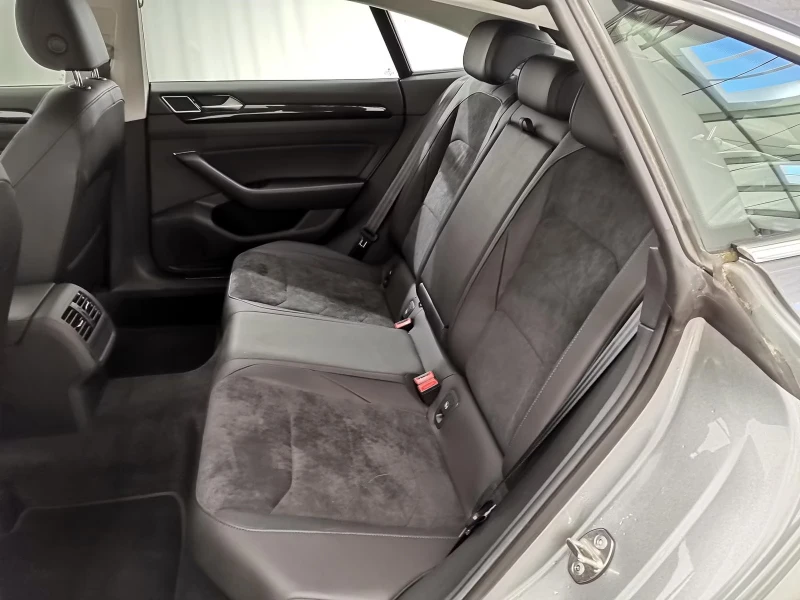 VW Arteon 2.0TSI/ELEGANCE/190HP/360/ACC/NAVI/LED/PANO/309f, снимка 16 - Автомобили и джипове - 50896650